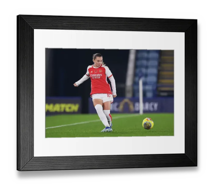 Framed Print : Arsenal vs Leicester City: A Showdown in the Barclays Women's Super League at The King Power Stadium