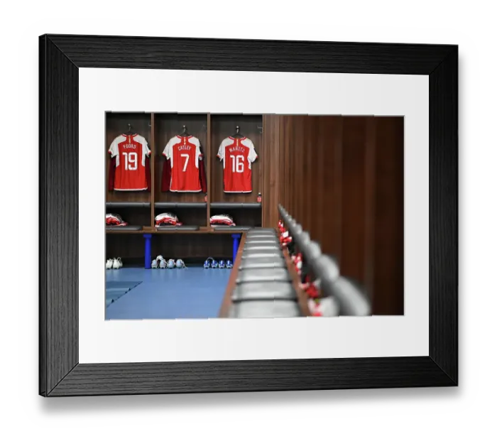 Framed Print : Arsenal's Pre-Match Huddle: Leicester City vs Arsenal, Barclays Women's Super League (2023-24)