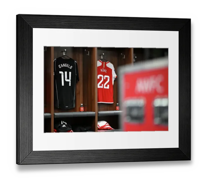 Framed Print : Arsenal FC: Preparing for Battle in Leicester City (Barclays Women's Super League)