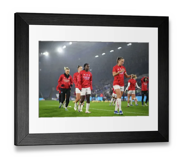 Framed Print : Arsenal Women Gear Up for Barclays WSL Showdown at Leicester City: Training at The King Power Stadium