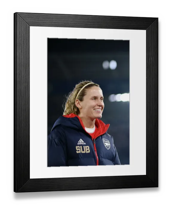 Framed Print : Arsenal Women Triumph at Leicester City: Cloe Lacasse's Smile Speaks Volumes