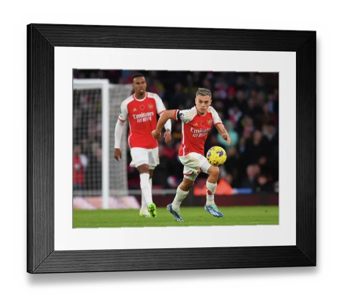 Framed Print : Arsenal's Trossard Outruns Burnley Defenders: Thrilling Premier League Clash (2023-24) Framed Print : Arsenal's Trossard Outruns Burnley Defenders: Thrilling Premier League Clash (2023-24)