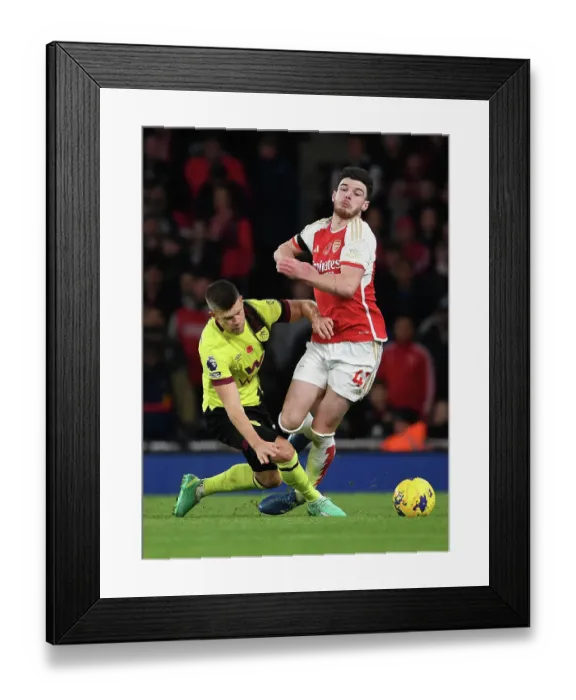 Framed Print : Arsenal vs Burnley: Intense Battle in the Premier League, November 2023 Framed Print : Arsenal vs Burnley: Intense Battle in the Premier League, November 2023