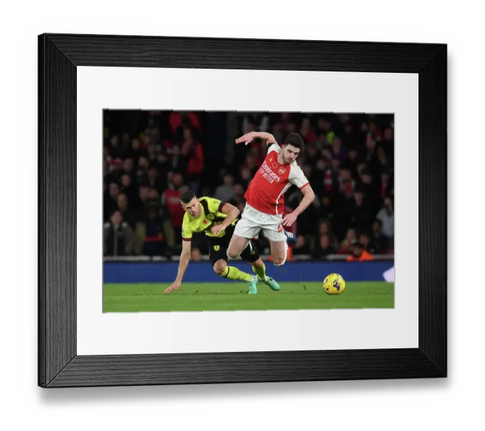 Framed Print : Arsenal vs Burnley: Intense Battle at Emirates Stadium, November 2023