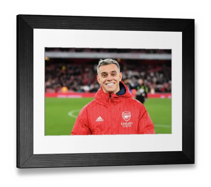 Framed Print : Arsenal's Victory: Trossard Celebrates at Emirates Stadium (Arsenal v Burnley 2023-24)