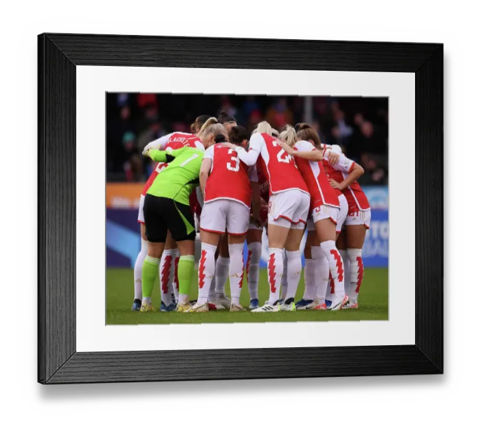 Framed Print : Arsenal Women's Team Huddles Before Kickoff Against Brighton & Hove Albion (Barclays Women's Super League, 2023-24) Framed Print : Arsenal Women's Team Huddles Before Kickoff Against Brighton & Hove Albion (Barclays Women's Super League, 2023-24)