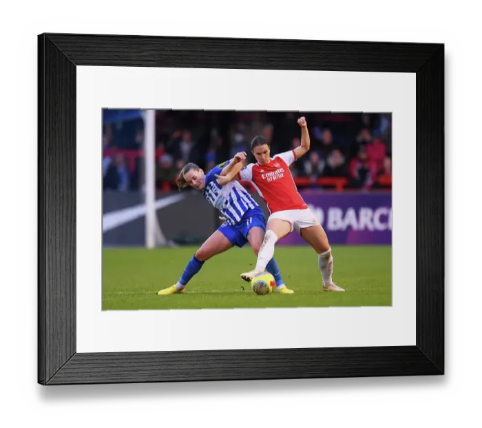Framed Print : Lotte Wubben-Moy in Action: Arsenal FC vs Brighton & Hove Albion, Women's Super League