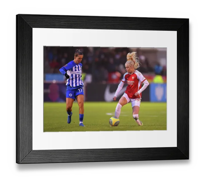 Framed Print : Arsenal's Katherine Moller Kuehl Battles Tatiana Pinto in Intense Women's Super League Match