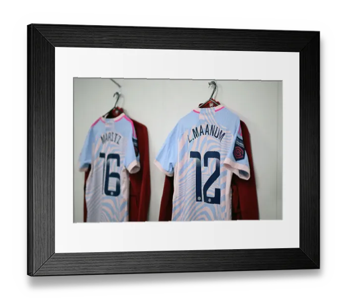 Framed Print : Arsenal Women Prepare for FA WSL Cup Battle against Southampton
