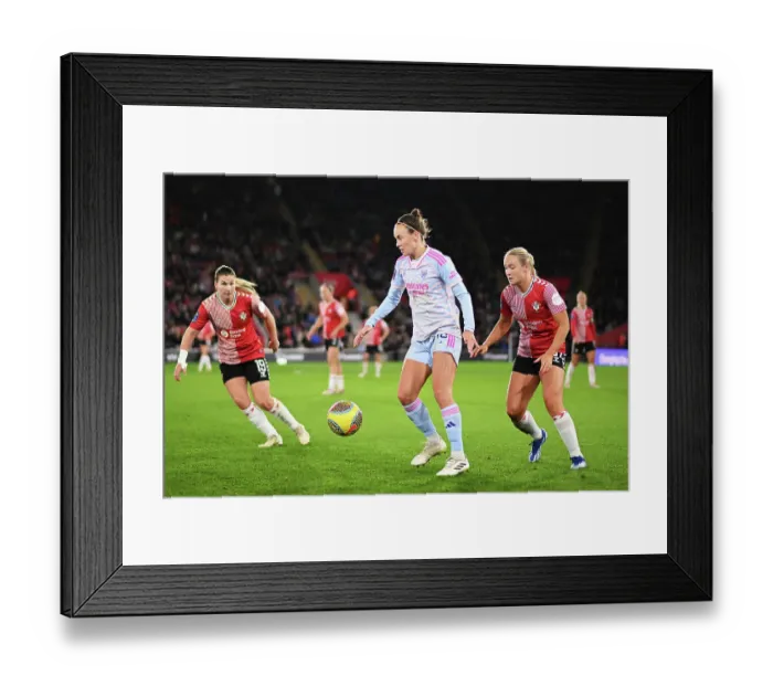 Framed Print : Arsenal Women vs Southampton Women: FA WSL Cup Clash at St. Mary's Stadium - November 2023