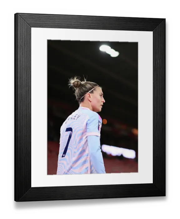Framed Print : Arsenal's Steph Catley Readies for Corner Kick Against Southampton in FA Women's Continental Tyres League Cup