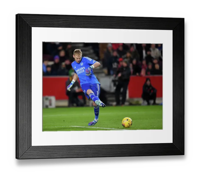 Framed Print : Arsenal's Aaron Ramsdale Crosses Against Brentford in 2023-24 Premier League Clash Framed Print : Arsenal's Aaron Ramsdale Crosses Against Brentford in 2023-24 Premier League Clash