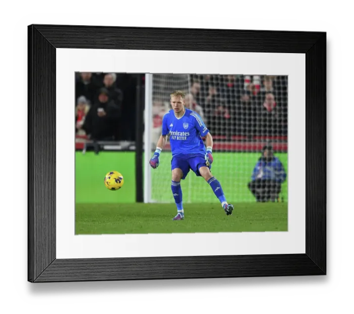 Framed Print : Arsenal's Aaron Ramsdale in Action Against Brentford in the Premier League (2023-24)