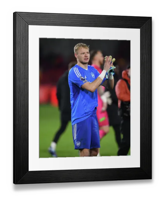 Framed Print : Arsenal's Aaron Ramsdale Celebrates with Fans after Brentford Victory (2023-24)