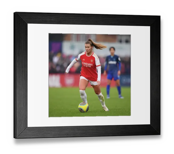 Framed Print : Arsenal Women vs West Ham United: Super League Showdown at Meadow Park