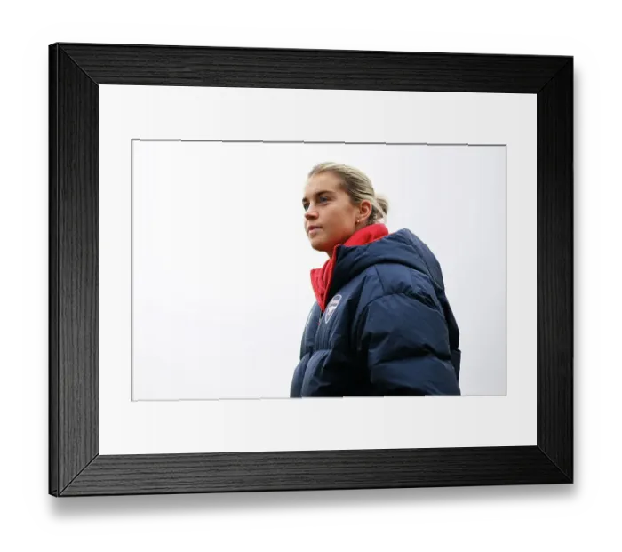 Framed Print : Alessia Russo Prepares for Arsenal Women vs West Ham United Clash at Meadow Park (2023-24)