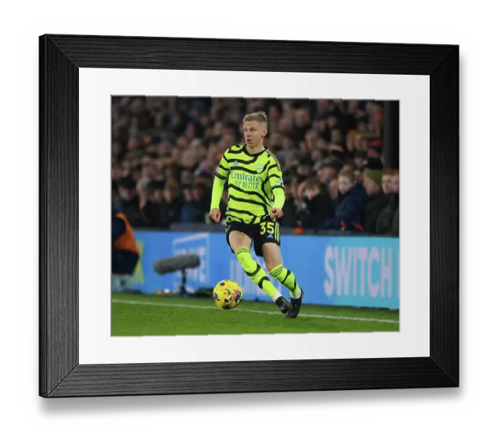 Framed Print : Zinchenko in Action: Arsenal's Star Performance at Luton Town (2023-24)