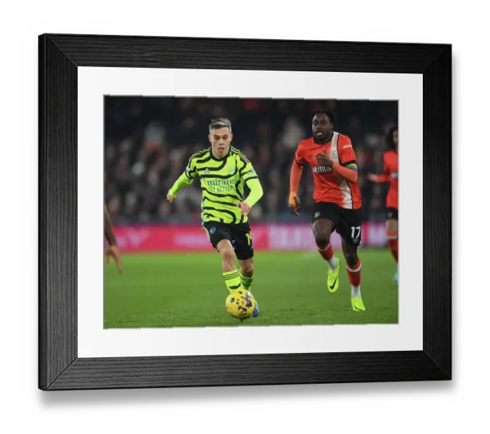 Framed Print : Arsenal's Leandro Trossard Shines: Gunners Secure Victory Over Luton Town (2023-24 Premier League)
