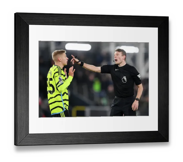 Framed Print : Arsenal's Oleksandr Zinchenko Discusses Calls with Referee During Luton Town Match (2023-24) Framed Print : Arsenal's Oleksandr Zinchenko Discusses Calls with Referee During Luton Town Match (2023-24)