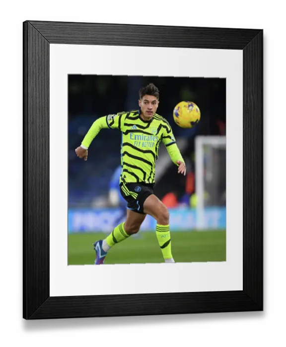 Framed Print : Arsenal's Jakub Kiwior in Action: Luton Town vs. Arsenal (2023-24) Framed Print : Arsenal's Jakub Kiwior in Action: Luton Town vs. Arsenal (2023-24)