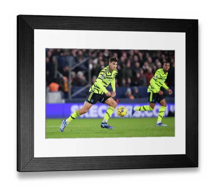 Framed Print : Arsenal's Jakub Kiwior Charges Forward in Luton Town Clash (2023-24 Premier League) Framed Print : Arsenal's Jakub Kiwior Charges Forward in Luton Town Clash (2023-24 Premier League)