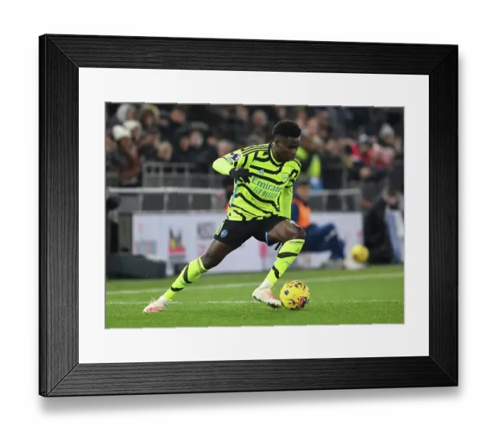 Framed Print : Bukayo Saka in Action: Luton Town vs. Arsenal FC, Premier League 2023-24 Framed Print : Bukayo Saka in Action: Luton Town vs. Arsenal FC, Premier League 2023-24