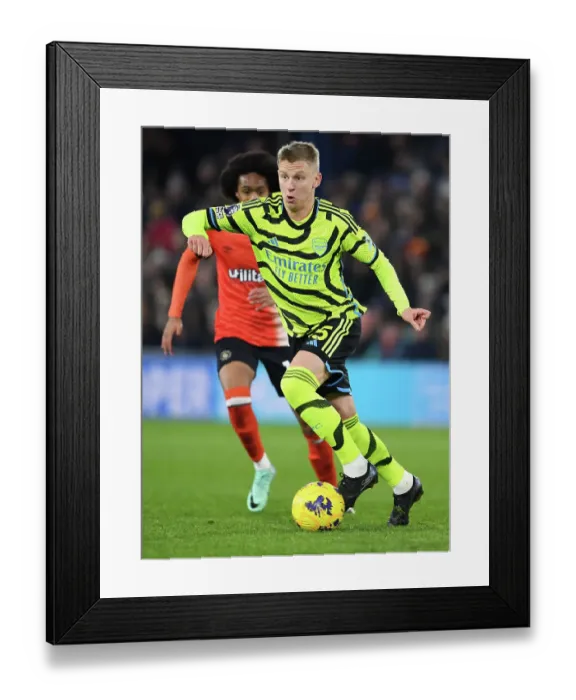 Framed Print : Arsenal's Zinchenko Charges Forward in Luton Town Clash (2023-24 Premier League) Framed Print : Arsenal's Zinchenko Charges Forward in Luton Town Clash (2023-24 Premier League)