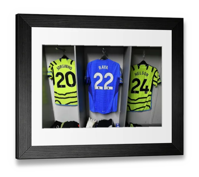 Framed Print : Arsenal FC: United in Pre-Battle Huddle (2023-24) Framed Print : Arsenal FC: United in Pre-Battle Huddle (2023-24)