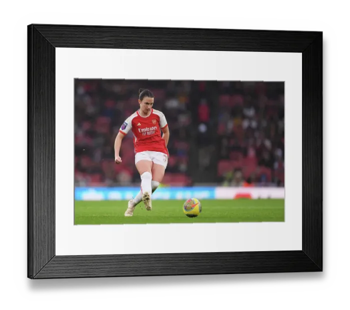 Framed Print : Arsenal vs. Chelsea: Women's Super League Showdown at Emirates Stadium