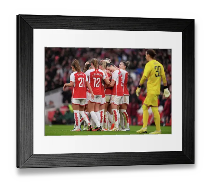 Framed Print : Alessia Russo Scores Penalty: Arsenal Secures 4-1 WSL Victory over Chelsea