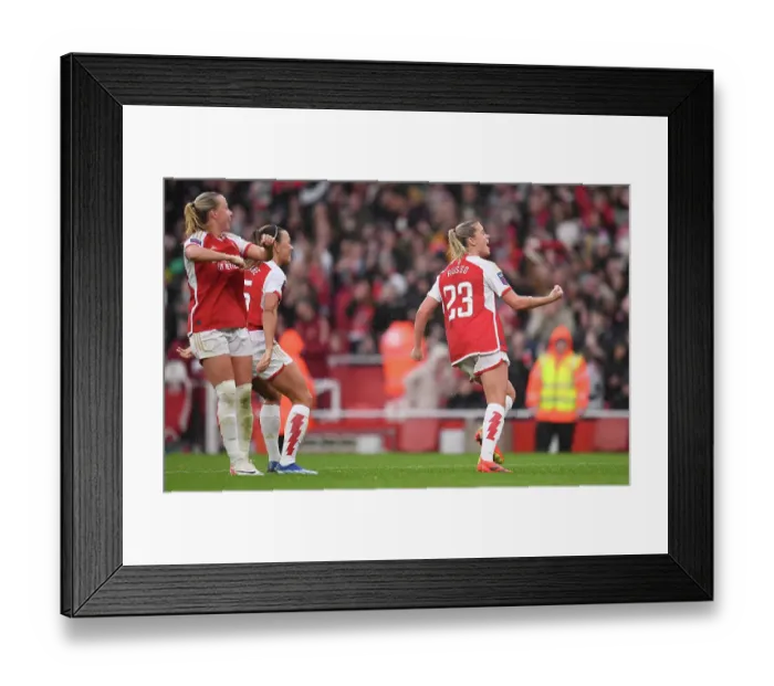 Framed Print : Alessia Russo Scores Decisive Penalty: Arsenal Women's Super League Victory over Chelsea (4-1) Framed Print : Alessia Russo Scores Decisive Penalty: Arsenal Women's Super League Victory over Chelsea (4-1)