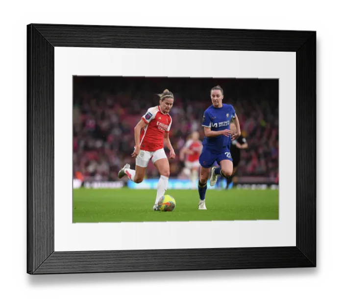 Framed Print : Arsenal vs. Chelsea: A Battle for Supremacy in the Barclays Women's Super League (2023-24) - Fight for Possession at Emirates Stadium