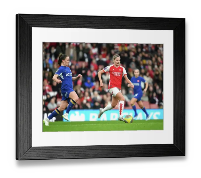 Framed Print : Arsenal Women vs Chelsea Women: Barclays Super League Clash at Emirates Stadium (December 2023)