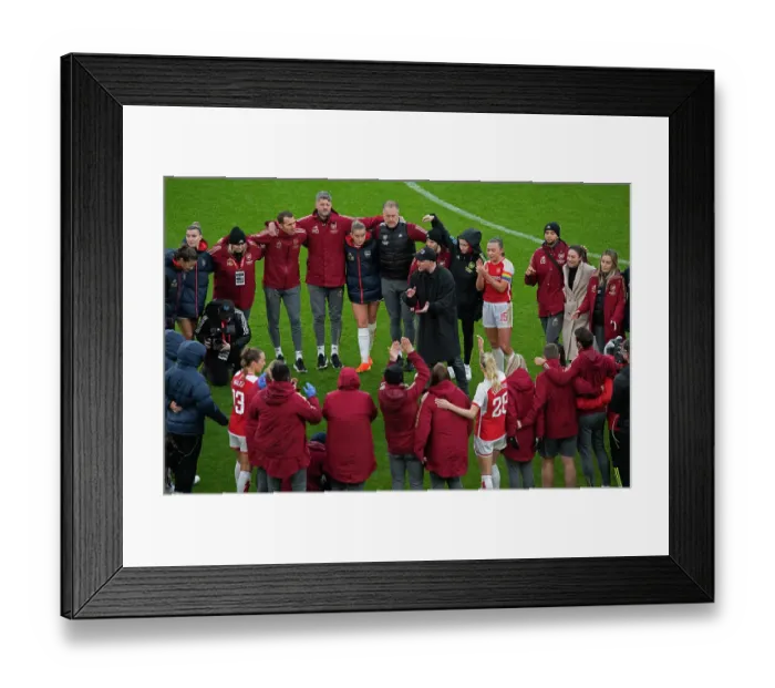 Framed Print : Arsenal Women: Jonas Eidevall's Post-Match Team Talk (December 2023) - Arsenal FC vs Chelsea FC, Barclays WSL