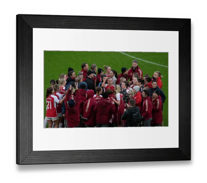 Framed Print : Unified in the Huddle: Arsenal and Chelsea Women's Super League Team Spirit (2023-24)