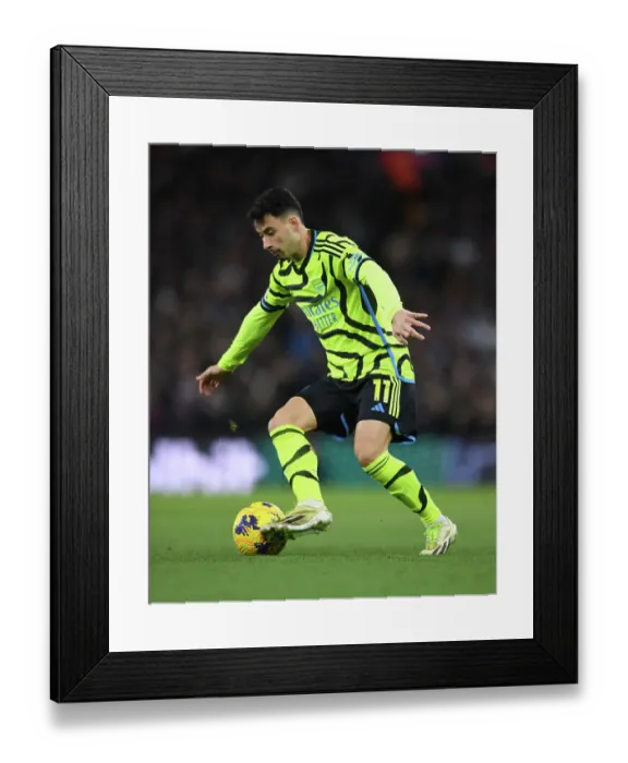 Framed Print : Martinelli in Action: Aston Villa vs. Arsenal, Premier League 2023-24