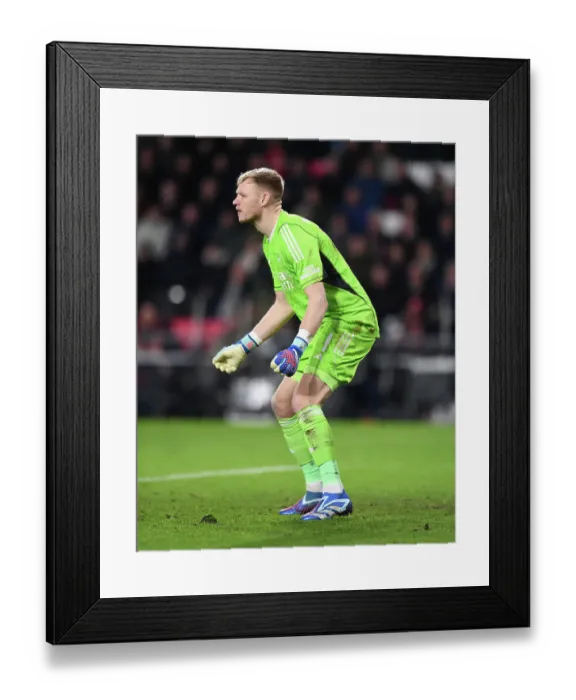 Framed Print : Arsenal's Aaron Ramsdale in Action against PSV Eindhoven in 2023-24 UEFA Champions League