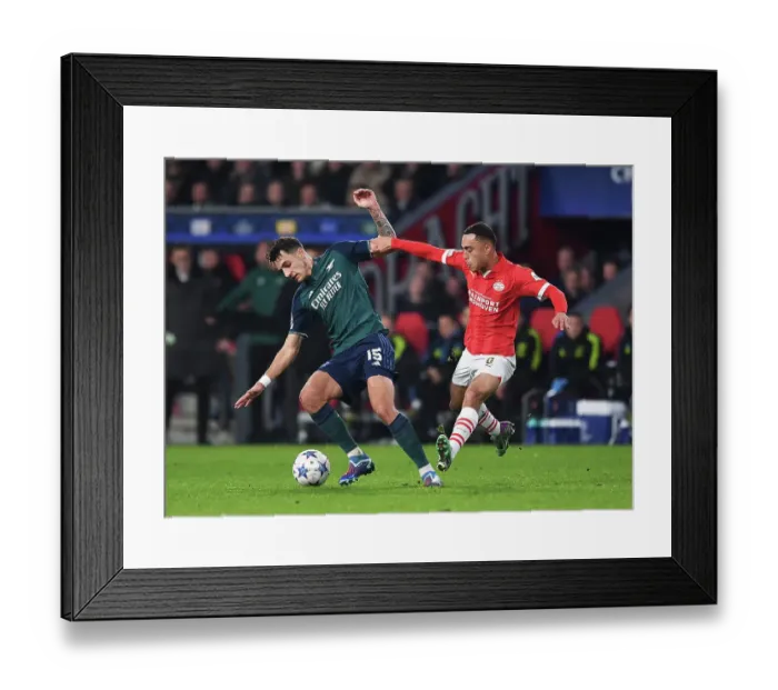Framed Print : Arsenal vs PSV Eindhoven: Battle for Champions League Group B Supremacy