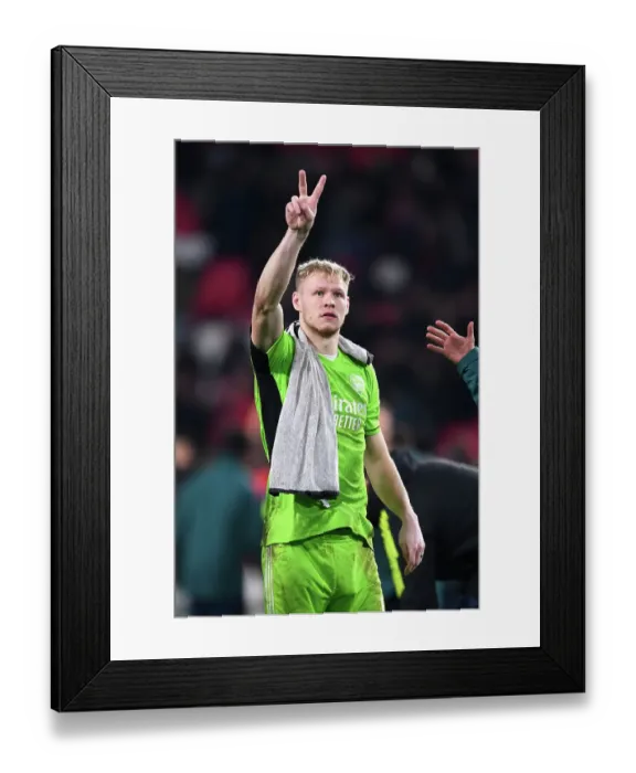 Framed Print : Arsenal's Aaron Ramsdale Acknowledges Fans after PSV Eindhoven Clash in 2023-24 Champions League