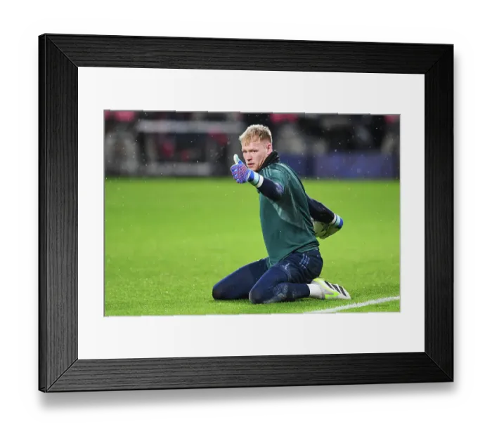 Framed Print : Arsenal's Aaron Ramsdale Gears Up for PSV Eindhoven Showdown in Champions League (2023-24) Framed Print : Arsenal's Aaron Ramsdale Gears Up for PSV Eindhoven Showdown in Champions League (2023-24)