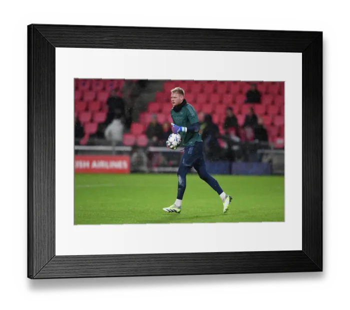 Framed Print : Arsenal's Aaron Ramsdale Gears Up for PSV Eindhoven Showdown in Champions League (2023-24) Framed Print : Arsenal's Aaron Ramsdale Gears Up for PSV Eindhoven Showdown in Champions League (2023-24)
