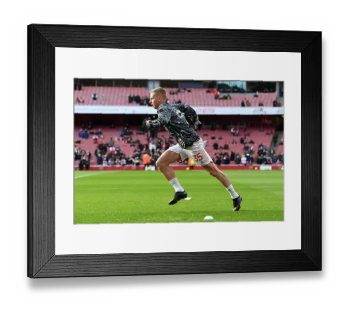 Framed Print : Arsenal's Zinchenko Readies for Battle: Arsenal vs Brighton, 2023-24 Premier League Framed Print : Arsenal's Zinchenko Readies for Battle: Arsenal vs Brighton, 2023-24 Premier League