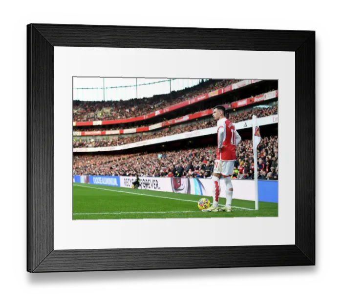 Framed Print : Arsenal's Martinelli Readies Corner Kick Against Brighton in 2023-24 Premier League Framed Print : Arsenal's Martinelli Readies Corner Kick Against Brighton in 2023-24 Premier League