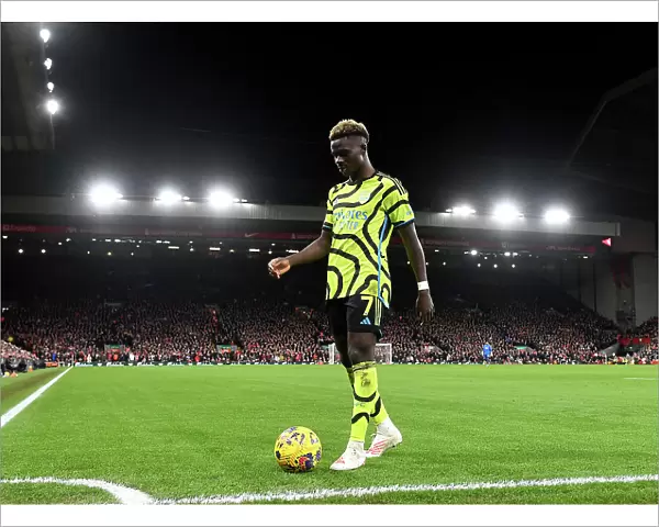 Bukayo Saka Readies Corner Kick: Liverpool vs. Arsenal, Premier League 2023-24