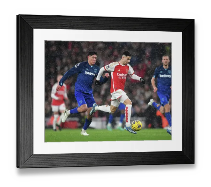 Framed Print : Arsenal's Martinelli Clashes with West Ham's Alvarez in Premier League Showdown (2023-24) Framed Print : Arsenal's Martinelli Clashes with West Ham's Alvarez in Premier League Showdown (2023-24)