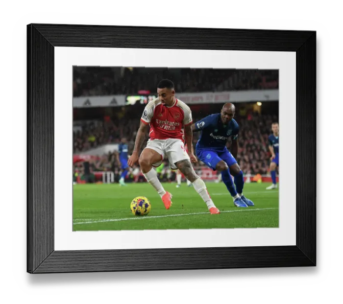 Framed Print : Arsenal's Gabriel Jesus Thwarted by West Ham's Angelo Ogbonna in Premier League Clash (2023-24) Framed Print : Arsenal's Gabriel Jesus Thwarted by West Ham's Angelo Ogbonna in Premier League Clash (2023-24)