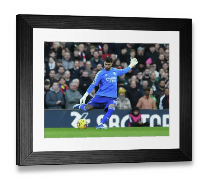 Framed Print : Arsenal's David Raya in Action against Fulham in 2023-24 Premier League Clash Framed Print : Arsenal's David Raya in Action against Fulham in 2023-24 Premier League Clash