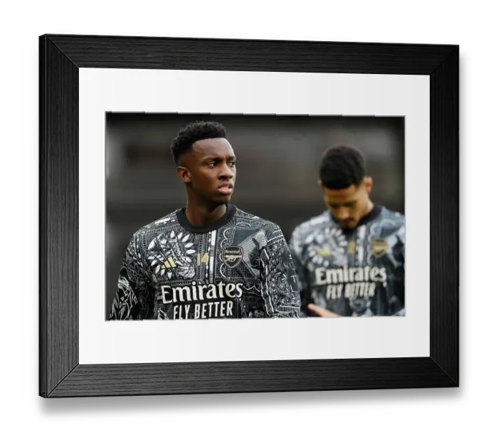 Framed Print : Arsenal's Eddie Nketiah in Pre-Match Warm-Up at Fulham (2023-24)