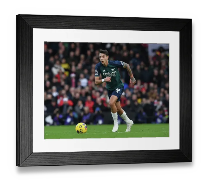 Framed Print : Arsenal's Jakub Kiwior in Action: Fulham vs. Arsenal, 2023-24 Premier League Framed Print : Arsenal's Jakub Kiwior in Action: Fulham vs. Arsenal, 2023-24 Premier League