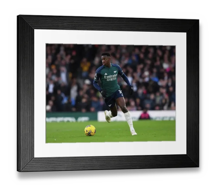 Framed Print : Arsenal's Eddie Nketiah in Action against Fulham in 2023-24 Premier League Clash